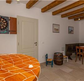 5 bedroom villa with pool near Crikvenica, sleeps 10